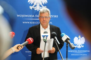 08.07.2025. Kielce. Świętokrzyski Urząd Wojewódzki w Kielcach. Konferencja dot. działań w związku ze zbliżającymi się intensywnymi i nawalnymi opadami deszczu w regionie / Fot. Wiktor Taszłow - Radio Kielce