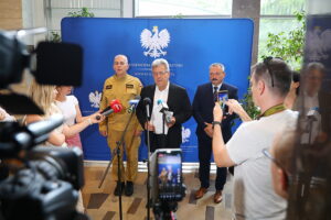 08.07.2025. Kielce. Świętokrzyski Urząd Wojewódzki w Kielcach. Konferencja dot. działań w związku ze zbliżającymi się intensywnymi i nawalnymi opadami deszczu w regionie / Fot. Wiktor Taszłow - Radio Kielce