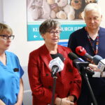 10.07.2025. Kielce. Świętokrzyskie Centrum Pediatrii. Briefing z udziałem konsultanta krajowego w dziedzinie chirurgii dziecięcej dotyczący bardzo dużej liczbie wypadków na hulajnogach elektrycznych / Fot. Wiktor Taszłow – Radio Kielce