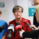 10.07.2025. Kielce. Świętokrzyskie Centrum Pediatrii. Briefing z udziałem konsultanta krajowego w dziedzinie chirurgii dziecięcej dotyczący bardzo dużej liczbie wypadków na hulajnogach elektrycznych / Fot. Wiktor Taszłow – Radio Kielce