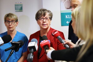 10.07.2025. Kielce. Świętokrzyskie Centrum Pediatrii. Briefing z udziałem konsultanta krajowego w dziedzinie chirurgii dziecięcej dotyczący bardzo dużej liczbie wypadków na hulajnogach elektrycznych / Fot. Wiktor Taszłow – Radio Kielce