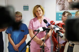 10.07.2025. Kielce. Świętokrzyskie Centrum Pediatrii. Briefing z udziałem konsultanta krajowego w dziedzinie chirurgii dziecięcej dotyczący bardzo dużej liczbie wypadków na hulajnogach elektrycznych / Fot. Wiktor Taszłow – Radio Kielce