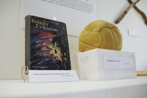 10.07.2025. Kielce. Muzeum Zabawek i Zabawy. Wystawa „Nie tylko dla urwisów – światy Edmunda Niziurskiego” / Fot. Wiktor Taszłow - Radio Kielce