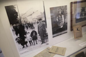 10.07.2025. Kielce. Muzeum Zabawek i Zabawy. Wystawa „Nie tylko dla urwisów – światy Edmunda Niziurskiego” / Fot. Wiktor Taszłow - Radio Kielce