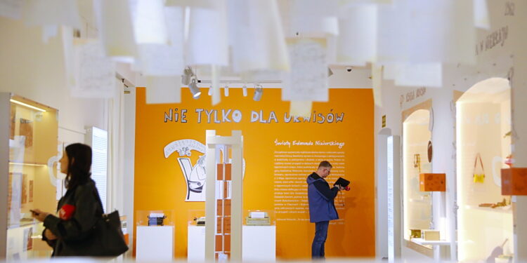 10.07.2025. Kielce. Muzeum Zabawek i Zabawy. Wystawa „Nie tylko dla urwisów – światy Edmunda Niziurskiego” / Fot. Wiktor Taszłow - Radio Kielce