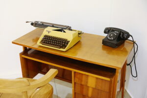 10.07.2025. Kielce. Muzeum Zabawek i Zabawy. Wystawa „Nie tylko dla urwisów – światy Edmunda Niziurskiego” / Fot. Wiktor Taszłow - Radio Kielce