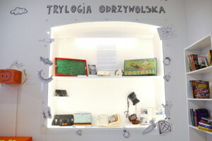 10.07.2025. Kielce. Muzeum Zabawek i Zabawy. Wystawa „Nie tylko dla urwisów – światy Edmunda Niziurskiego” / Fot. Wiktor Taszłow - Radio Kielce