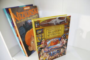 10.07.2025. Kielce. Muzeum Zabawek i Zabawy. Wystawa „Nie tylko dla urwisów – światy Edmunda Niziurskiego” / Fot. Wiktor Taszłow - Radio Kielce