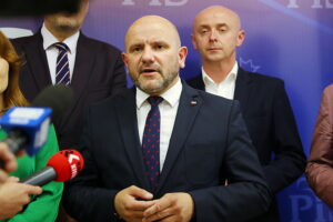 11.07.2025. Kielce. Konferencja Prawa i Sprawiedliwości na temat nielegalnej migracji / Fot. Wiktor Taszłow - Radio Kielce