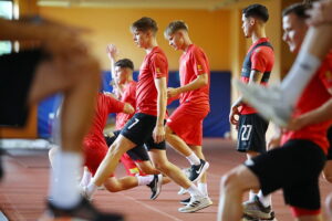 11.07.2025. Kielce. Trening piłkarzy Korony II Kielce / Fot. Wiktor Taszłow - Radio Kielce