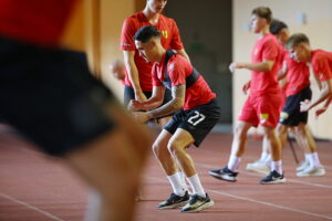 11.07.2025. Kielce. Trening piłkarzy Korony II Kielce / Fot. Wiktor Taszłow - Radio Kielce