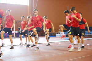 11.07.2025. Kielce. Trening piłkarzy Korony II Kielce / Fot. Wiktor Taszłow - Radio Kielce