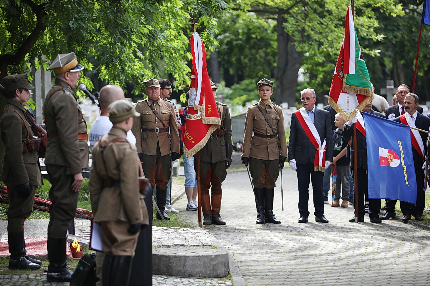Tablica upamiętniająca ukraiński mord odsłonięta na Cmentarzu Partyzanckim - Radio Kielce 11.07.2025. Kielce. Narodowy Dzień Pamięci Ofiar Ludobójstwa dokonanego przez ukraińskich nacjonalistów na obywatelach II Rzeczypospolitej Polskiej / Fot. Wiktor Taszłow - Radio Kielce