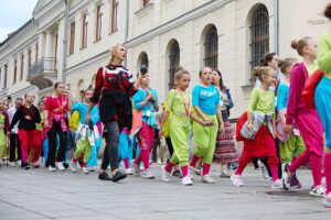 12.07.2025 Kielce. Festiwal Harcerski. Korowód / Fot. Wiktor Taszłow - Radio Kielce