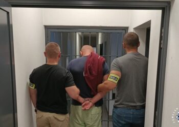 Zarzut dla mężczyzny, który odjechał busem z nastolatką