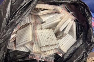14.07.2025. Ostrowiec Świętokrzyski. Zabezpieczone materiały dowodowe / źródło: KPP w Ostrowcu Świętokrzyskim