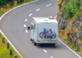 ABC caravaningu. Pakujemy dom na kółkach / źródło: canva.com