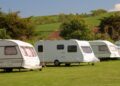 ABC caravaningu. Zakup przyczepy kampingowej i kampera