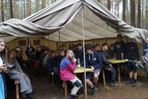 Harcerze bezpieczni. Wracają do obozowisk