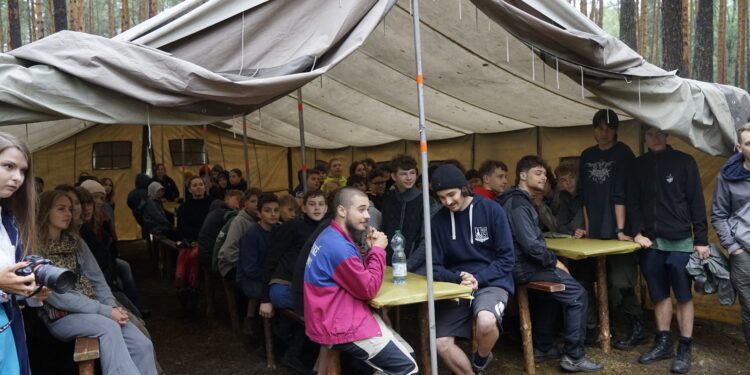 Harcerze bezpieczni. Wracają do obozowisk