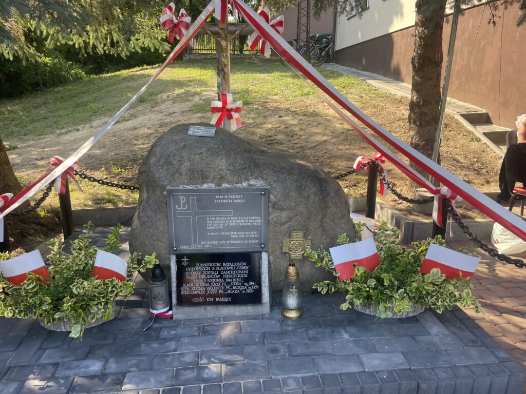 Ceber. Pomnik upamiętniający bitwę AK. / Fot. Radio Kielce Ceber. Pomnik upamiętniający bitwę AK. / Fot. Radio Kielce