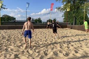 Zagrali, aby uczcić pamięć dziennikarza sportowego Adama Gołąba