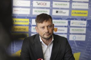 14.07.2025. Kielce. Konferencja prasowa w Hali Legionów. Na zdjęciu: Paweł Papaj, p.o. prezesa KS Iskra Kielce / Fot. Jarosław Kubalski - Radio Kielce