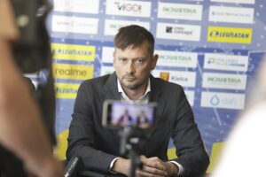 14.07.2025. Kielce. Konferencja prasowa w Hali Legionów. Na zdjęciu: Paweł Papaj, p.o. prezesa KS Iskra Kielce / Fot. Jarosław Kubalski - Radio Kielce