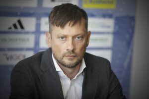 14.07.2025. Kielce. Konferencja prasowa w Hali Legionów. Na zdjęciu: Paweł Papaj, p.o. prezesa KS Iskra Kielce / Fot. Jarosław Kubalski - Radio Kielce