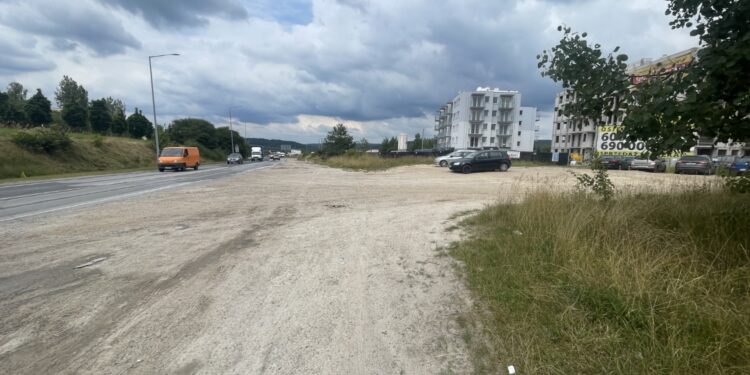 Miasto blokuje „dziki" wyjazd na ul. Radomską