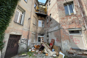 Atrakcyjna działka w ścisłym centrum trafi pod młotek - Radio Kielce