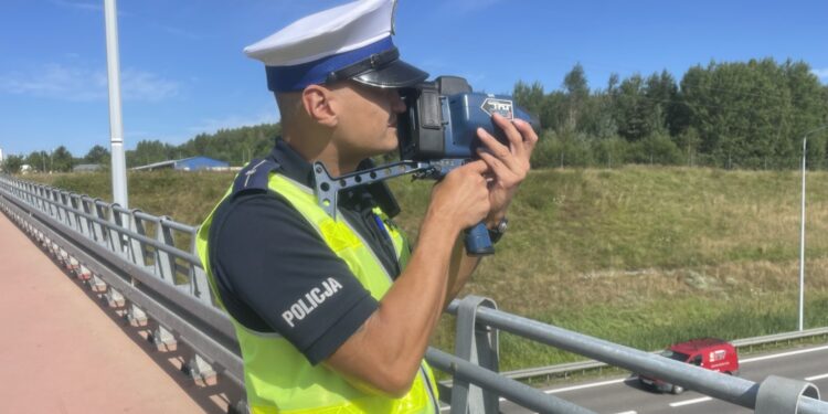 Policja prowadzi akcję z zakresu bezpieczeństwa. Kontrole na S7