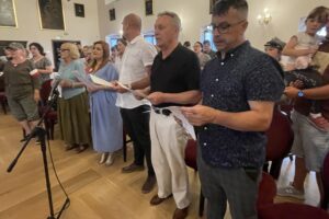 27.07.2025. Sandomierz. Wspólne śpiewanie piosenek żołnierskich pn. „Wolne śpiewanie” / Fot. Grażyna Szlęzak-Wójcik - Radio Kielce