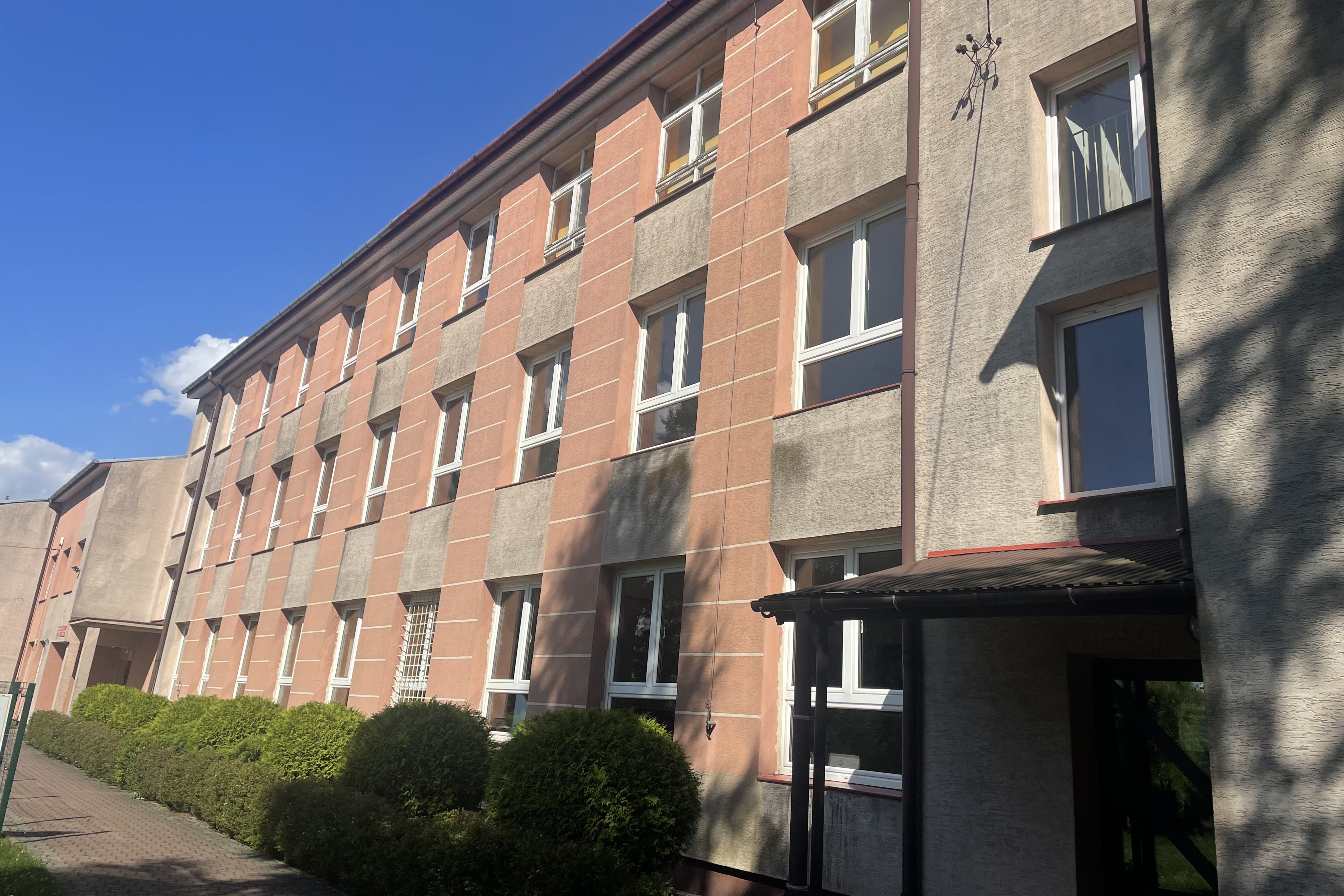 Szkoła od dawna potrzebująca remontu przejdzie gruntowną termomodernizację