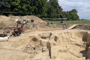 Wyjątkowe odkrycie archeologiczne pochówków sprzed tysięcy lat - Radio Kielce
