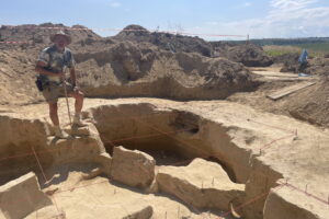 Wyjątkowe odkrycie archeologiczne pochówków sprzed tysięcy lat - Radio Kielce