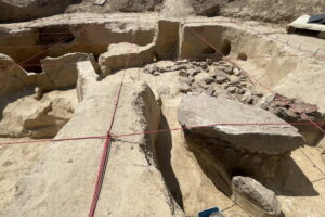 Wyjątkowe odkrycie archeologiczne pochówków sprzed tysięcy lat - Radio Kielce