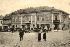 Kielce. Lata 1904-1905. Zakład Naukowy Żeński M. Krzyżanowskiej / źródło: fotopolska.eu; Stowarzyszenie im. Jana Karskiego