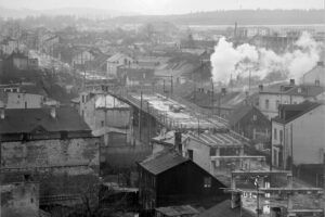 Kielce. Ulica 1 Maja. Lata 1960-1961 / źródło: fotopolska.eu