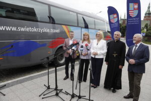 04.07.2025. Kielce. Autobus na Święty Krzyż / Fot. Jarosław Kubalski - Radio Kielce