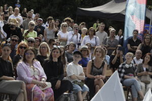 „Woda” na wybiegu. Offowi projektanci walczyli o miejsce w finale - Radio Kielce