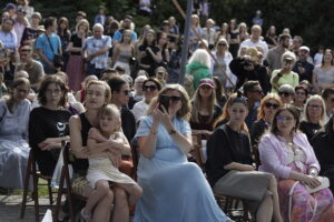 „Woda” na wybiegu. Offowi projektanci walczyli o miejsce w finale - Radio Kielce