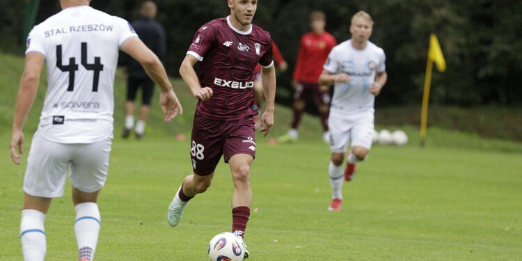 09.07.2025 Kielce. Sparing Korona Kielce - Stal Rzeszów. Na zdjęciu: Tamar Svetlin / Fot. Jarosław Kubalski - Radio Kielce