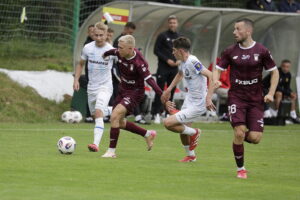 Remis Korony w sparingu ze Stalą Rzeszów - Radio Kielce