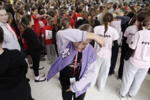 Kilkuset harcerzy ćwiczy na Kadzielni przed koncertem galowym - Radio Kielce