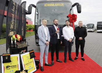 „Nowa Korona” z nowym, komfortowym autokarem