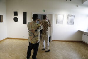 23.07.2025. Kielce. Wystawa „Między punktem a linią” / Fot. Jarosław Kubalski - Radio Kielce