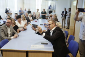 Fundusze na naprawę dróg trafiły do gmin i powiatów - Radio Kielce
