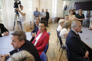 Fundusze na naprawę dróg trafiły do gmin i powiatów - Radio Kielce