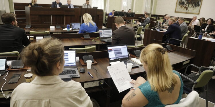 Radni nic chcą ogromnego kredytu. Czy Kielce będą miały problemy finansowe?
